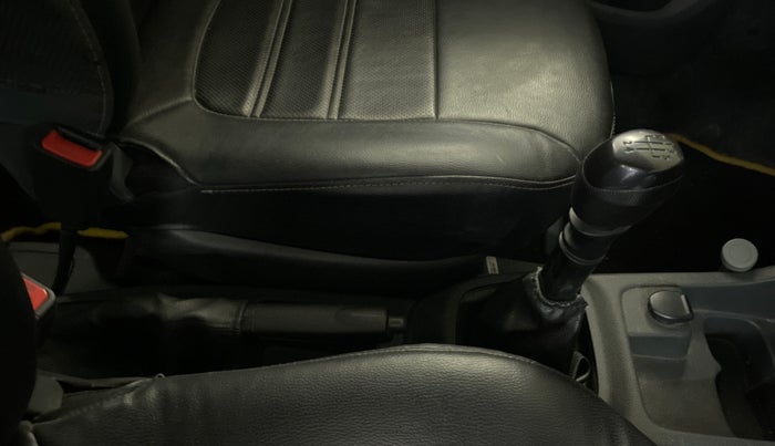 2016 Renault Kwid RXT 1.0, Petrol, Manual, 43,520 km, Gear Lever