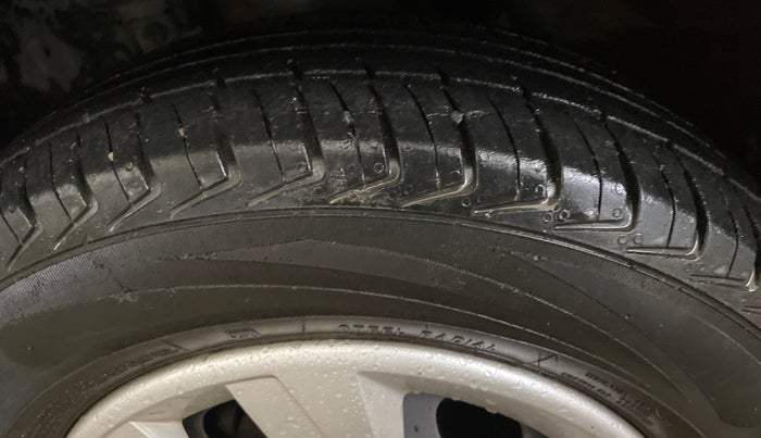 2016 Renault Kwid RXT 1.0, Petrol, Manual, 43,520 km, Left Front Tyre Tread