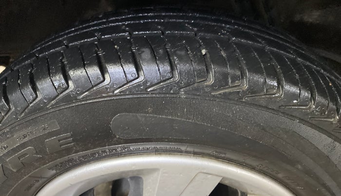 2016 Renault Kwid RXT 1.0, Petrol, Manual, 43,520 km, Right Rear Tyre Tread