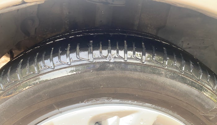 2017 Tata TIGOR XT PETROL, CNG, Manual, 37,080 km, Right Rear Tyre Tread