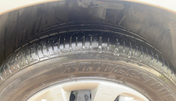 2017 Tata TIGOR XT PETROL, CNG, Manual, 37,080 km, Right Front Tyre Tread