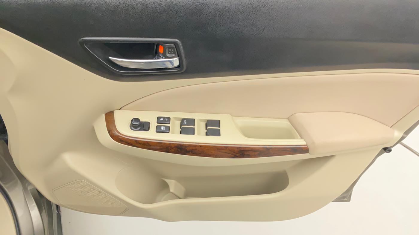 2018 Maruti Dzire ZXI PLUS AMT, Petrol, Automatic, 76,409 km, Driver Side Door Panels Control