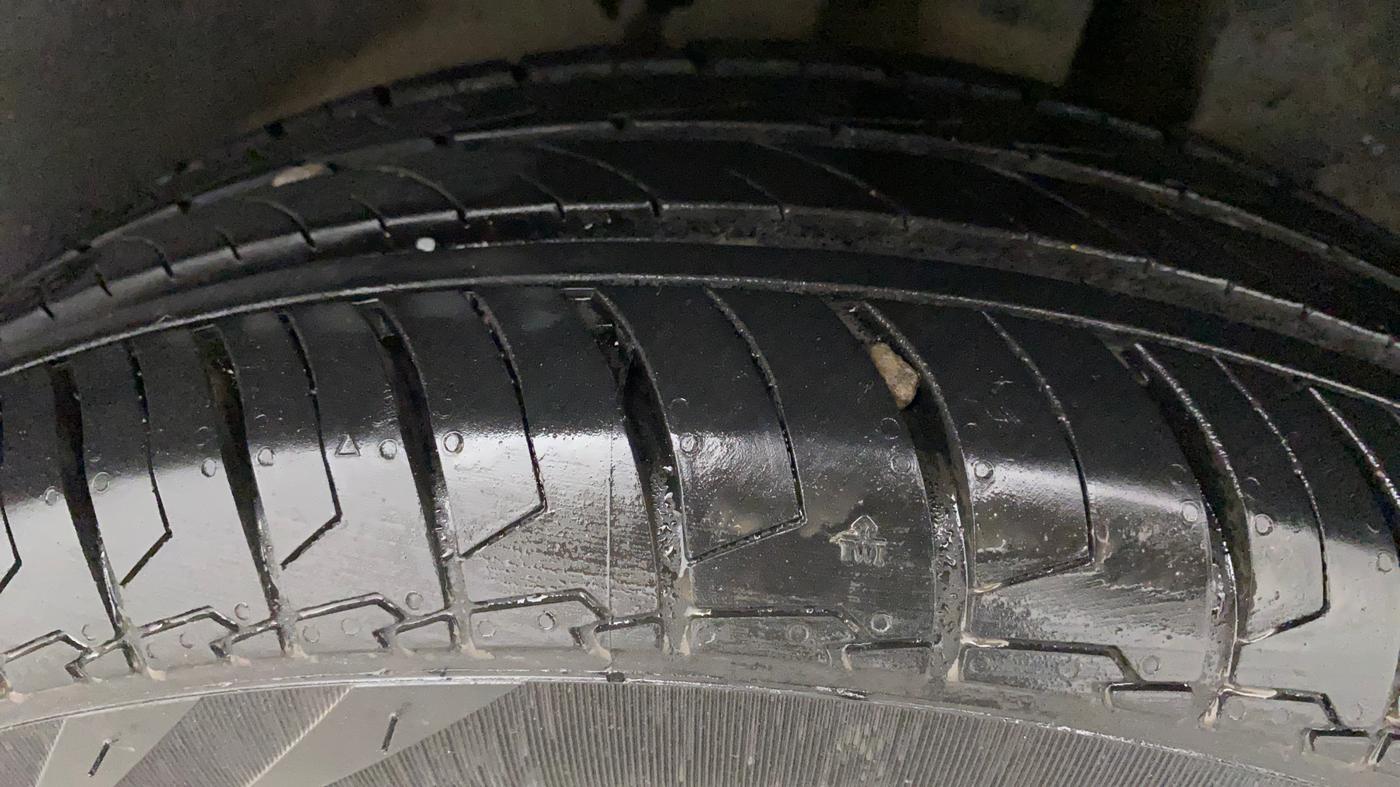 2018 Maruti Dzire ZXI PLUS AMT, Petrol, Automatic, 76,409 km, Left Rear Tyre Tread