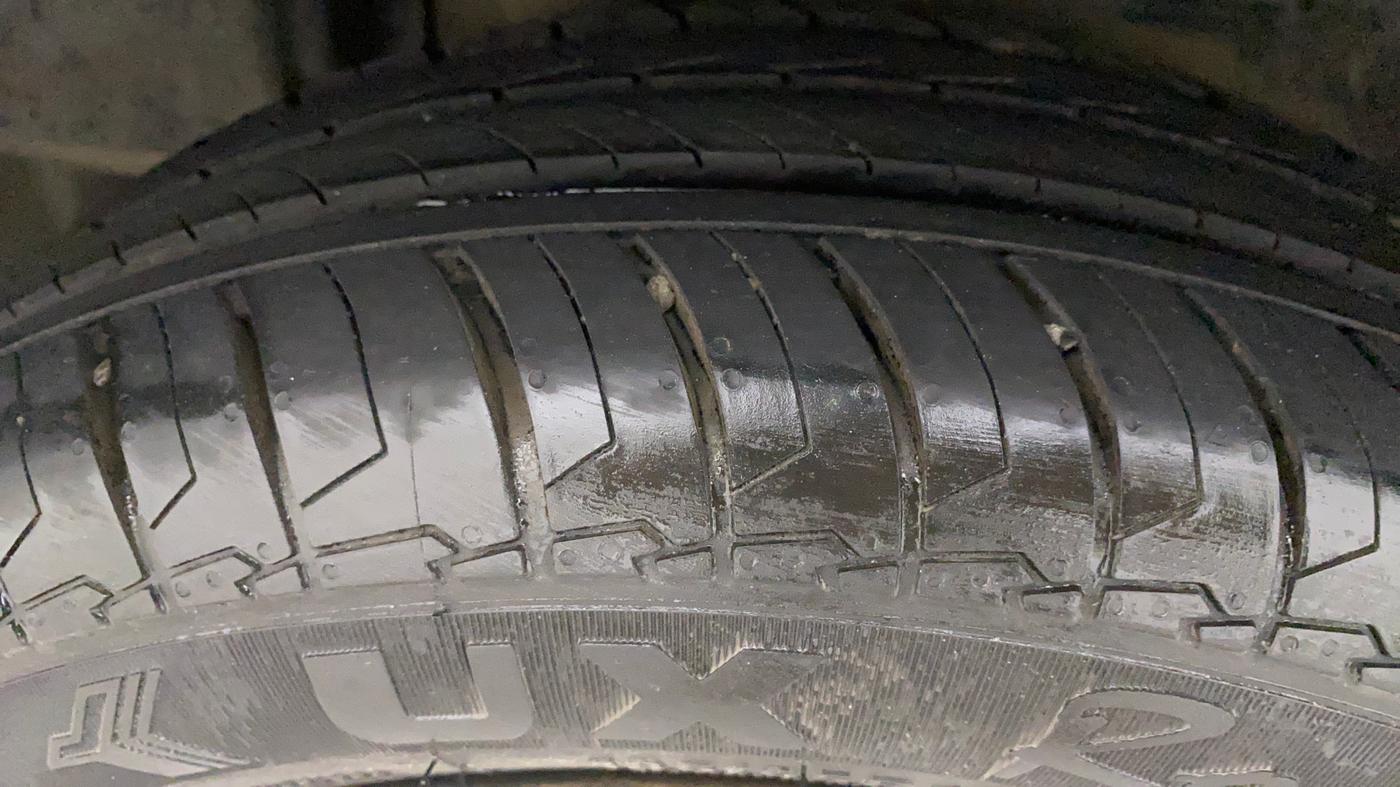 2018 Maruti Dzire ZXI PLUS AMT, Petrol, Automatic, 76,409 km, Right Rear Tyre Tread