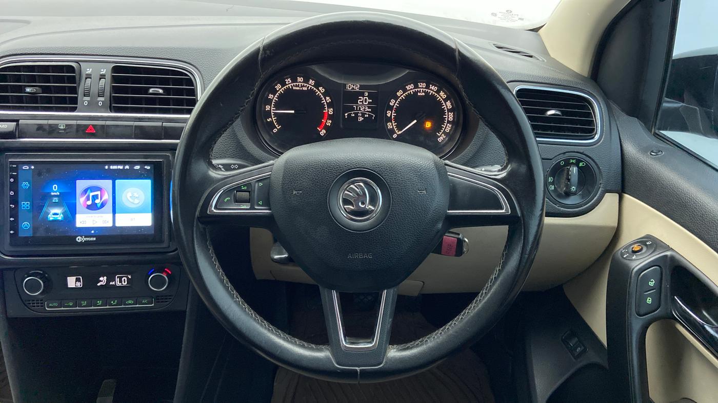 2016 Skoda Rapid 1.5 TDI MT AMBITION, CNG, Manual, 73,005 km, Steering Wheel Close Up