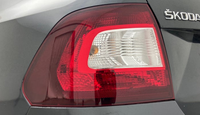 2016 Skoda Rapid 1.5 TDI MT AMBITION, Diesel, Manual, 73,005 km, Left tail light - Reverse gear light not functional