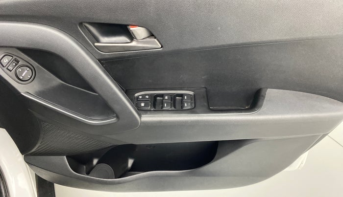2017 Hyundai Creta 1.6 SX PLUS PETROL, Petrol, Manual, 22,872 km, Driver Side Door Panels Control
