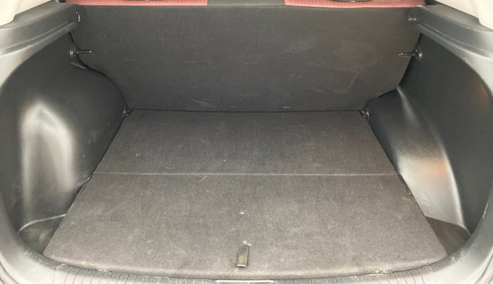 2017 Hyundai Creta 1.6 SX PLUS PETROL, Petrol, Manual, 22,872 km, Boot Inside