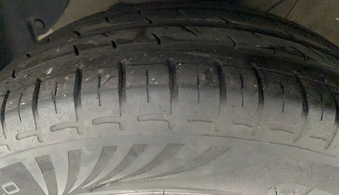 2020 Hyundai GRAND I10 NIOS MAGNA 1.2 MT, Petrol, Manual, 19,255 km, Left Front Tyre Tread