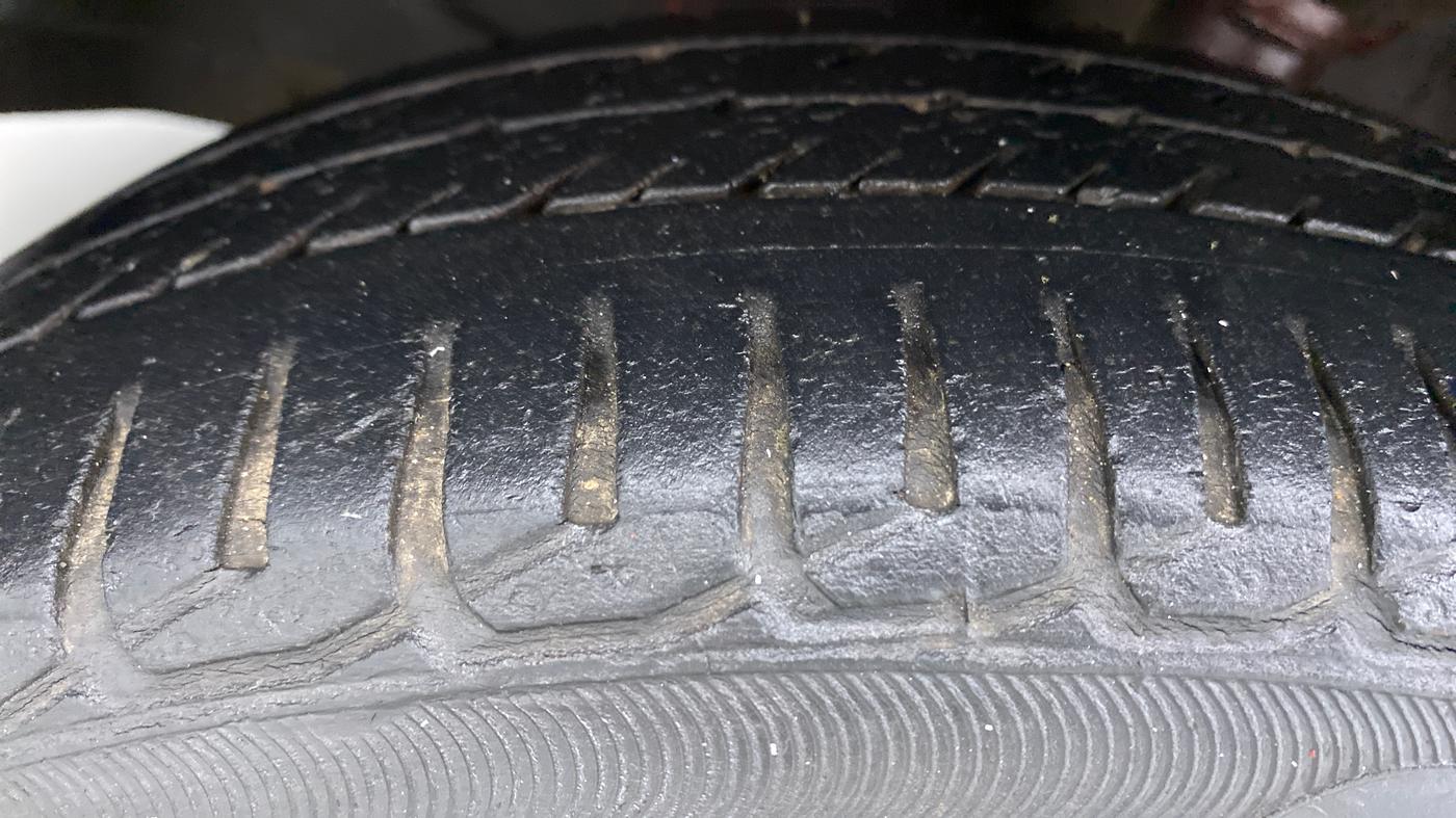 2014 Maruti Wagon R 1.0 VXI, Petrol, Manual, 17,744 km, Left Front Tyre Tread