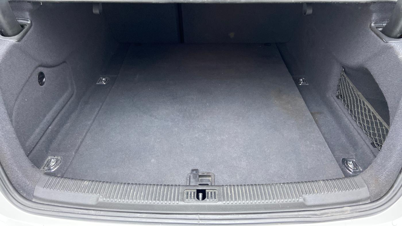 2015 Audi A6 35 TDI S LINE, Diesel, Automatic, 40,925 km, Boot Inside
