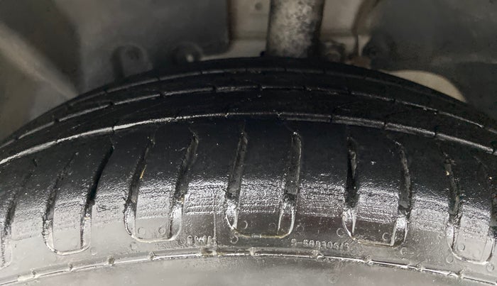 2017 Ford Ecosport TITANIUM 1.5L DIESEL, Diesel, Manual, 89,823 km, Left Front Tyre Tread