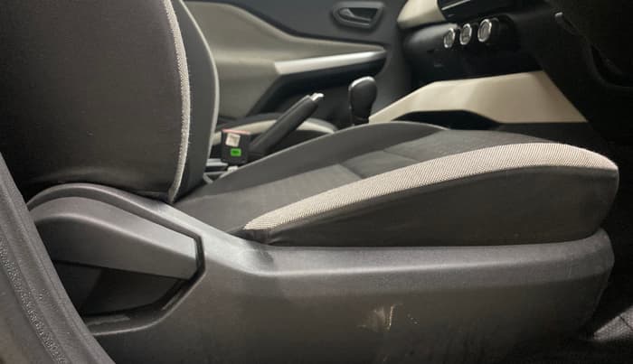2023 Nissan MAGNITE  XE AMT EZ Shift, Petrol, Automatic, 55,446 km, Driver Side Adjustment Panel