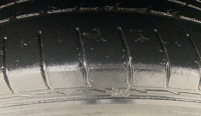 2020 MG HECTOR SMART HYBRID 1.5 PETROL, Petrol, Manual, 69,507 km, Left Front Tyre Tread