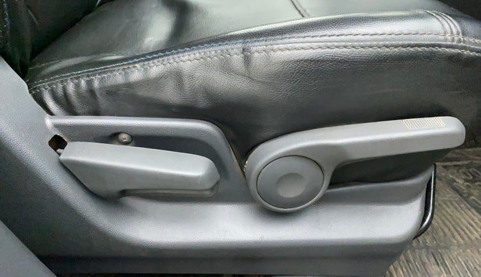 2011 Maruti Ritz ZXI, Petrol, Manual, 81,940 km, Driver Side Adjustment Panel