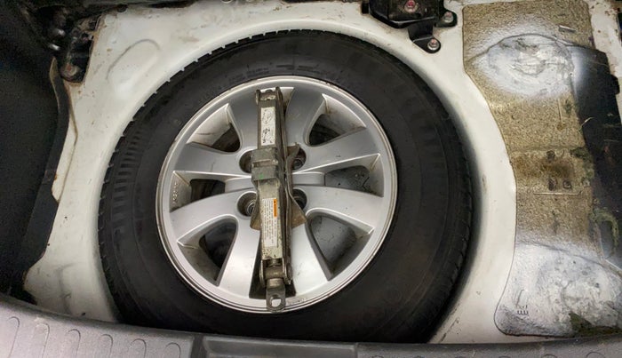 2011 Maruti Ritz ZXI, Petrol, Manual, 81,940 km, Dicky (Boot door) - Tool missing