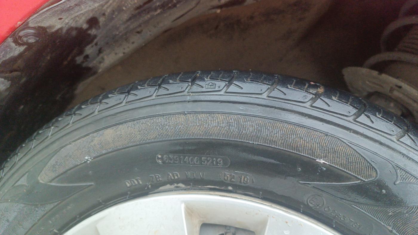 2016 Maruti Baleno SIGMA PETROL 1.2, Petrol, Manual, 74,937 km, Right Front Tyre Tread