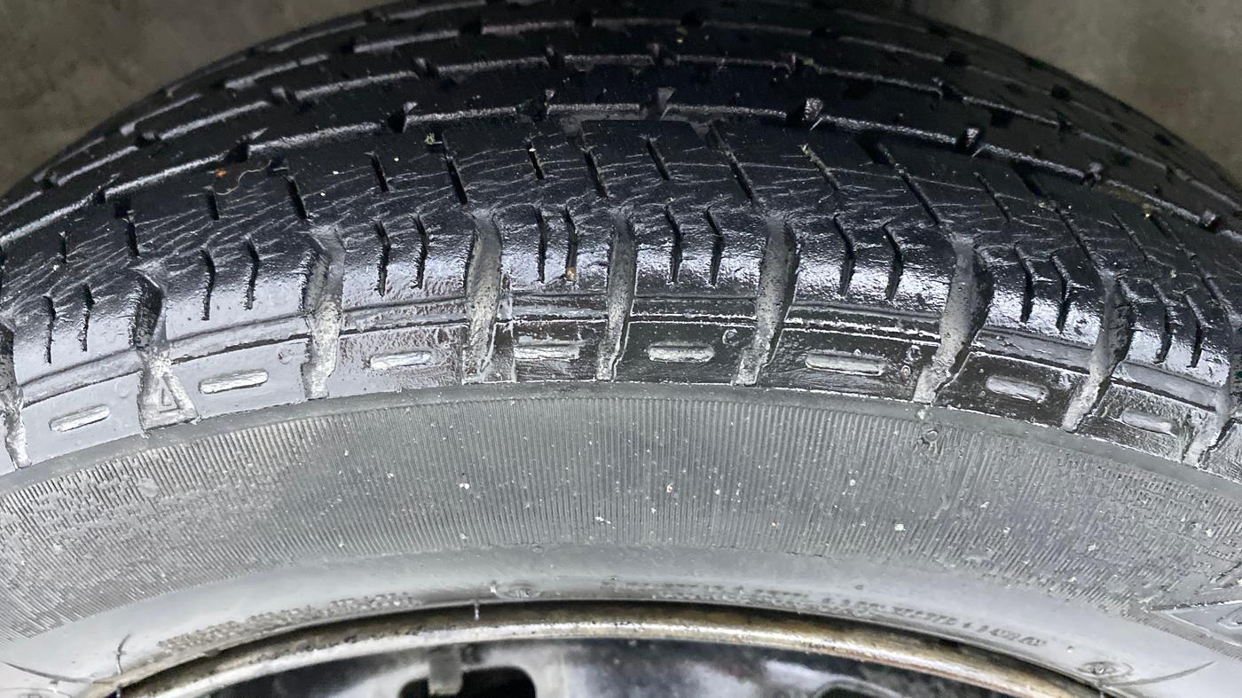 2015 Maruti Alto K10 VXI P, Petrol, Manual, 29,082 km, Left Front Tyre Tread