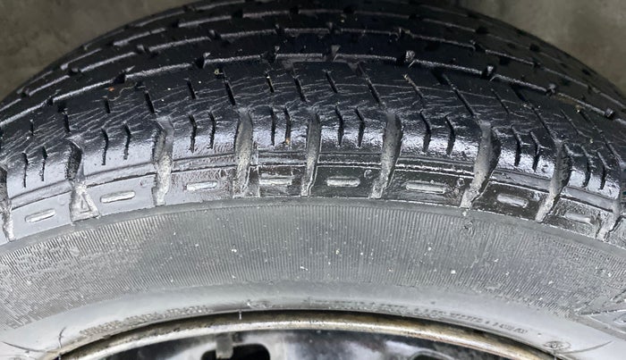 2015 Maruti Alto K10 VXI P, Petrol, Manual, 29,082 km, Left Front Tyre Tread
