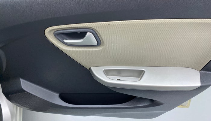 2015 Maruti Alto K10 VXI P, Petrol, Manual, 29,082 km, Driver Side Door Panels Control