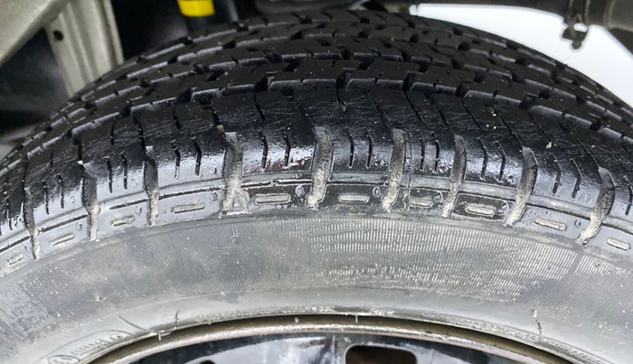 2015 Maruti Alto K10 VXI P, Petrol, Manual, 29,082 km, Left Rear Tyre Tread