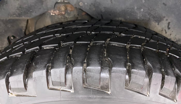 2013 Mahindra XUV500 W8, Diesel, Manual, 80,437 km, Right Rear Tyre Tread