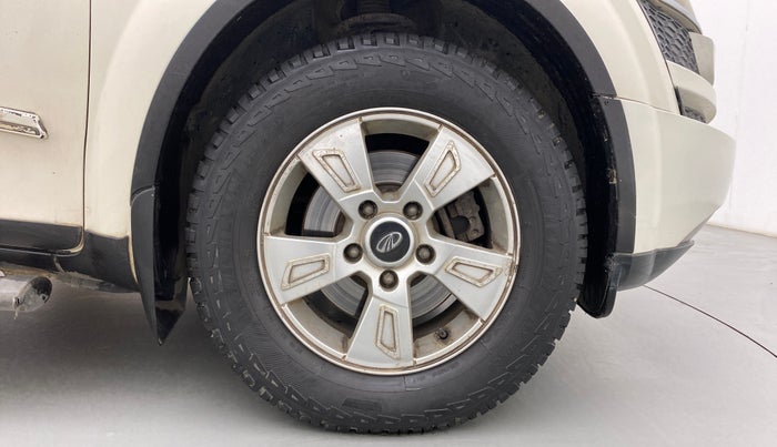 2013 Mahindra XUV500 W8, Diesel, Manual, 80,437 km, Right Front Wheel