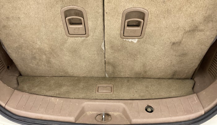 2013 Mahindra XUV500 W8, Diesel, Manual, 80,437 km, Boot Inside