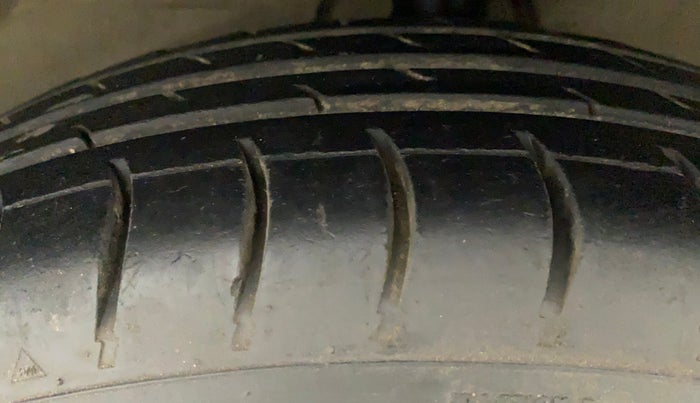 2012 Maruti Ritz ZXI, Petrol, Manual, 66,566 km, Left Front Tyre Tread