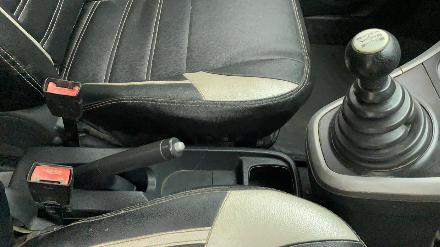 2012 Maruti Ritz ZXI, Petrol, Manual, 66,566 km, Gear Lever