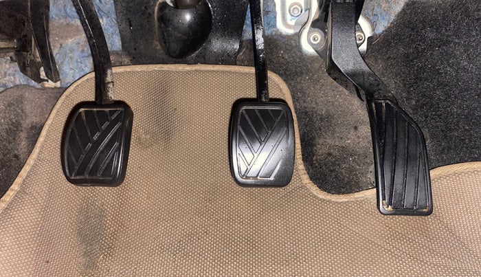 2013 Maruti Swift VDI, Diesel, Manual, 88,028 km, Pedals