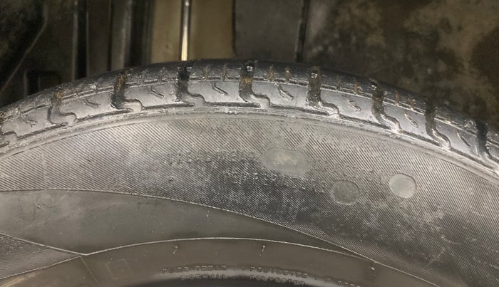 2013 Maruti Swift VDI, Diesel, Manual, 88,028 km, Right Rear Tyre Tread