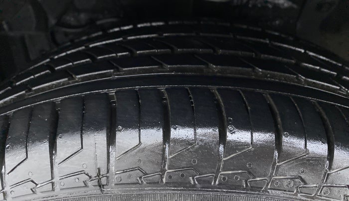 2018 Maruti S Cross ALPHA SHVS, Diesel, Manual, 56,062 km, Left Front Tyre Tread