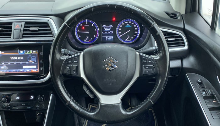 2018 Maruti S Cross ALPHA SHVS, Diesel, Manual, 56,062 km, Steering Wheel Close Up