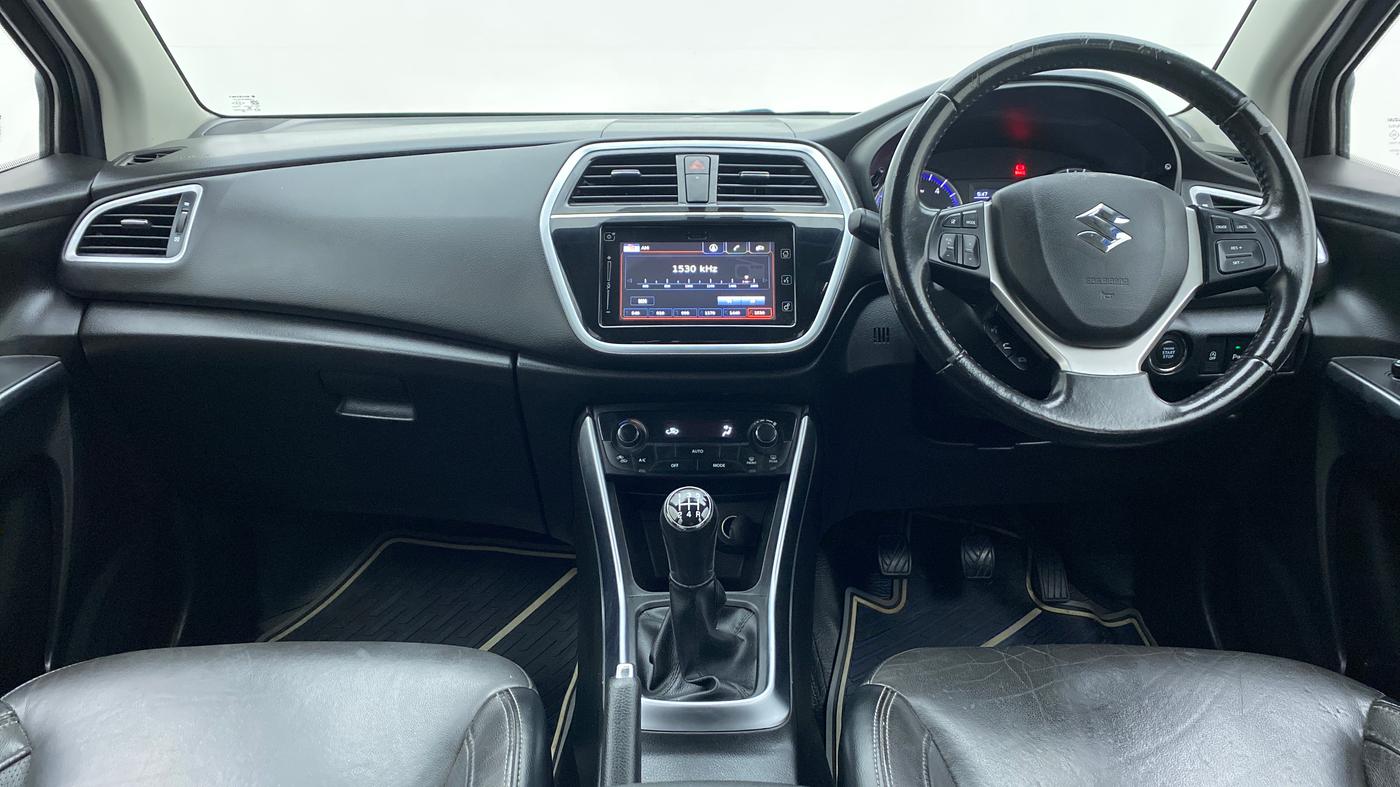 2018 Maruti S Cross ALPHA SHVS, Diesel, Manual, 56,062 km, Dashboard
