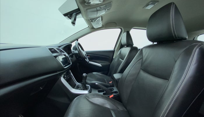 2018 Maruti S Cross ALPHA SHVS, Diesel, Manual, 56,062 km, Right Side Front Door Cabin