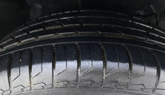 2018 Maruti S Cross ALPHA SHVS, Diesel, Manual, 56,062 km, Right Rear Tyre Tread