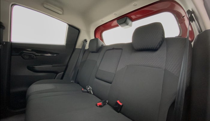 2017 Mahindra KUV 100 NXT K8 6 STR, Petrol, Manual, 16,648 km, Right Side Rear Door Cabin