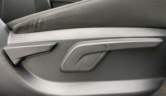 2017 Mahindra KUV 100 NXT K8 6 STR, Petrol, Manual, 16,648 km, Driver Side Adjustment Panel