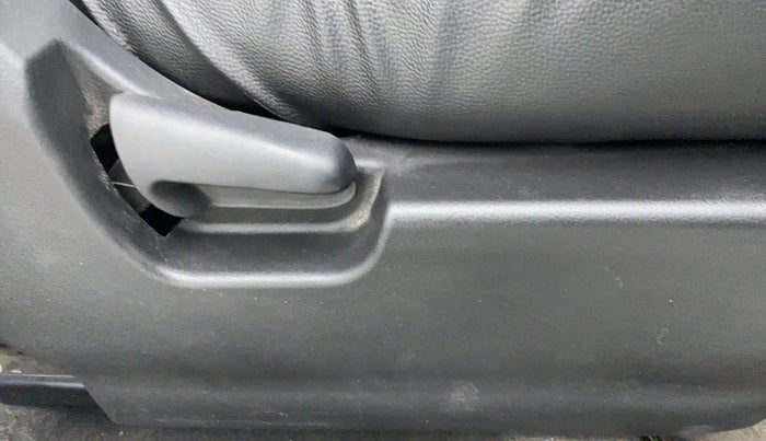 2013 Maruti Wagon R Stingray VXI, Petrol, Manual, 83,077 km, Driver Side Adjustment Panel