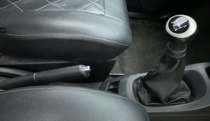 2013 Maruti Wagon R Stingray VXI, Petrol, Manual, 83,077 km, Gear Lever