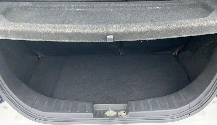 2013 Maruti Wagon R Stingray VXI, Petrol, Manual, 83,077 km, Boot Inside
