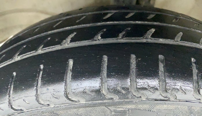 2013 Maruti Wagon R Stingray VXI, Petrol, Manual, 83,077 km, Left Front Tyre Tread