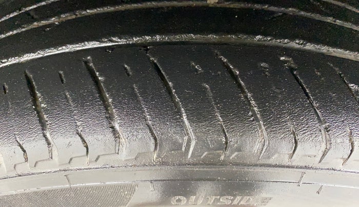 2021 Nissan MAGNITE XV PREMIUM TURBO CVT, Petrol, Automatic, 25,360 km, Left Front Tyre Tread
