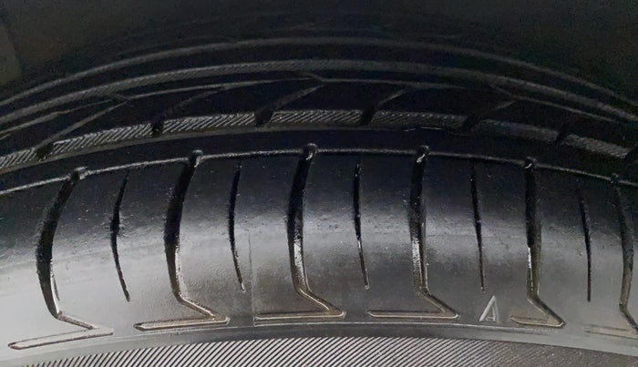 2016 Hyundai Xcent SX 1.2, Petrol, Manual, 58,495 km, Left Front Tyre Tread
