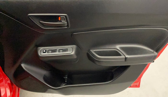 2019 Maruti Swift LXI, Petrol, Manual, 59,051 km, Driver Side Door Panels Control