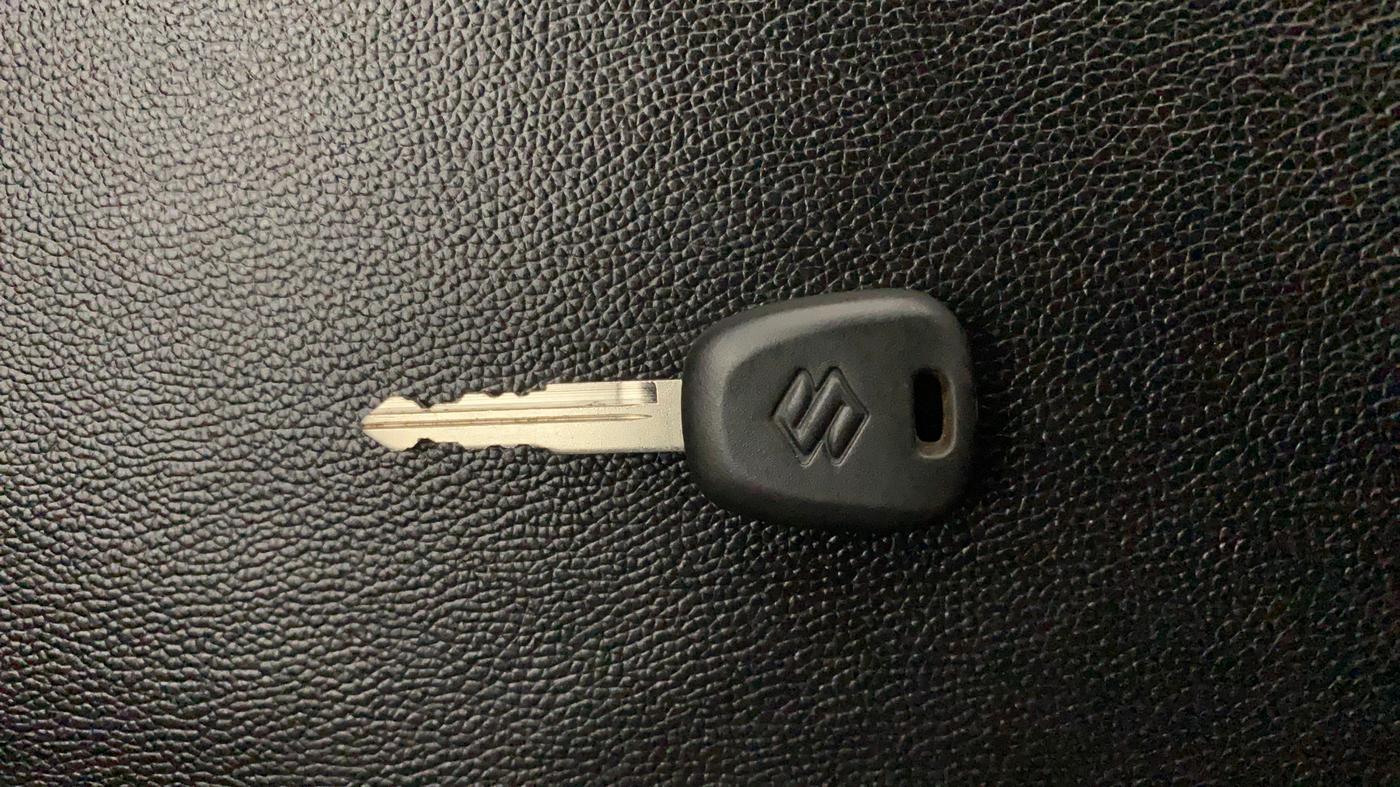 2019 Maruti Swift LXI, Petrol, Manual, 59,082 km, Key Close Up