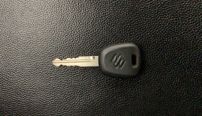 2019 Maruti Swift LXI, Petrol, Manual, 59,051 km, Key Close Up