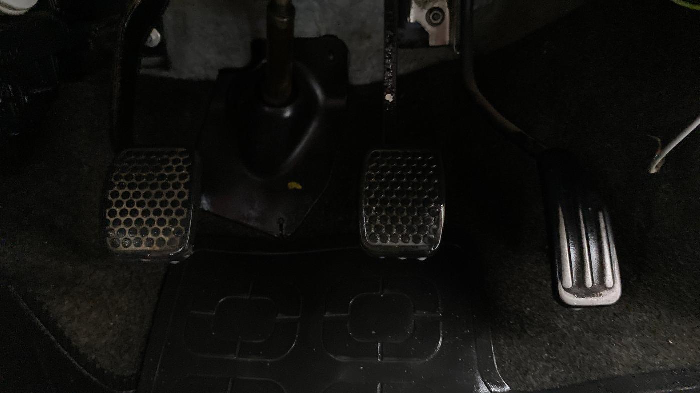2014 Maruti Alto 800 LXI, Petrol, Manual, 35,965 km, Pedals