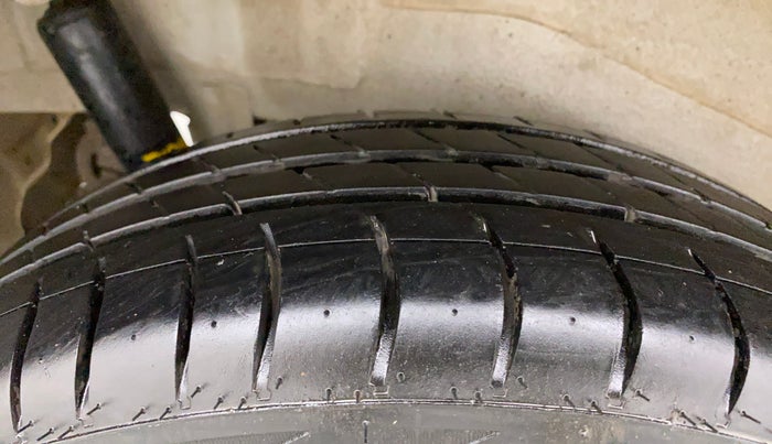 2014 Maruti Wagon R 1.0 VXI, Petrol, Manual, 69,455 km, Right Rear Tyre Tread